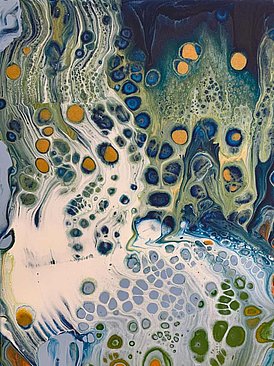 Running water Ein blauer Farbmix der an fließendes Wasser denken lässt